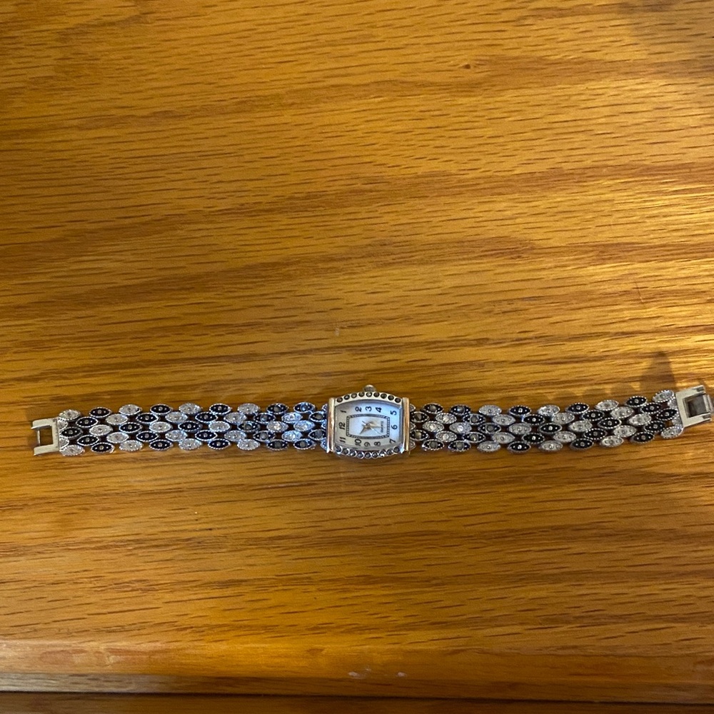 Vintage Elegant Silver Women's Watch